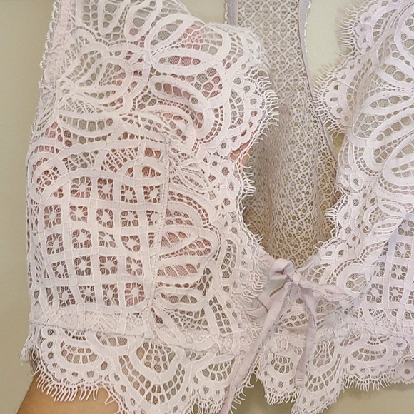 VS Lace Bralette - Picture 3 of 9